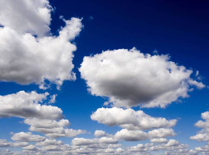 Revolučný krok: Swiss Re poistila pilota solárneho lietadla