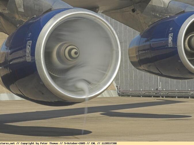 Príčinou oboch pádov lietadiel bolo pravdepodobne zlé počasie 