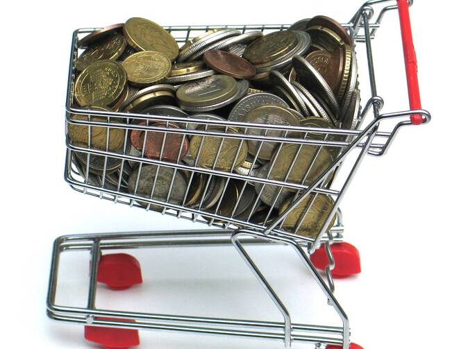 Ušetriť sa dá aj pri správnom využívaní služieb finančných inštitúcií