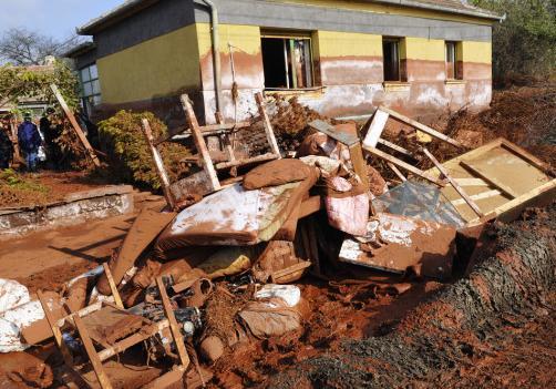 Kaliforniu zasiahlo silné zemetrasenie, teraz sa blíži od Mexika hurikán 