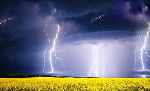 Ako znížiť riziko škôd po údere blesku?