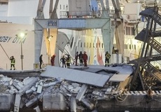 Loď narazila v janovskom prístavu do riadiacej veže, sedem mŕtvych