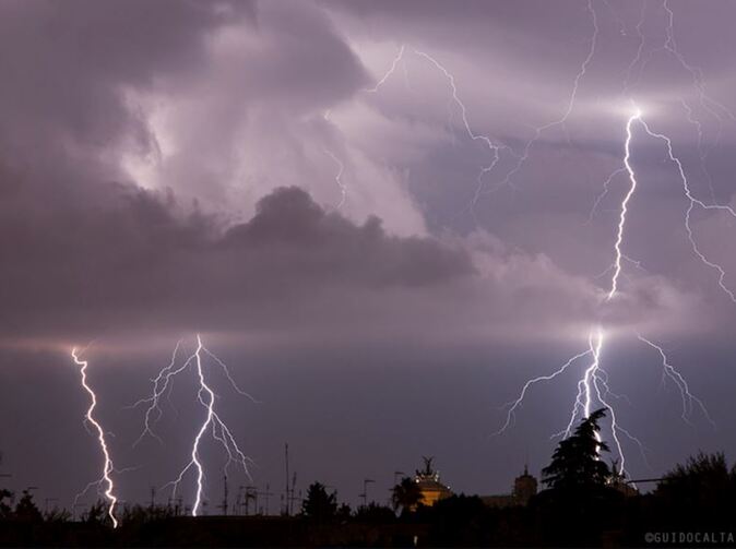 Silné búrky pripravili v Číne o život 18 ľudí