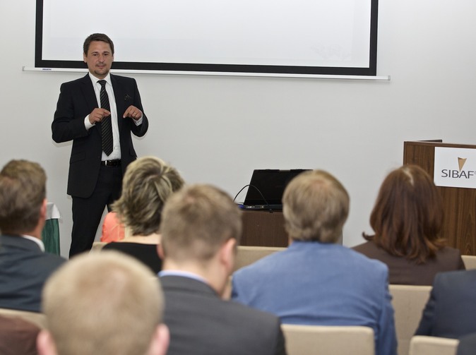 Vladimír Matuščin, INSIA SK:  „Čo ohrozuje prácu makléra? Toto sú hlavné riziká“