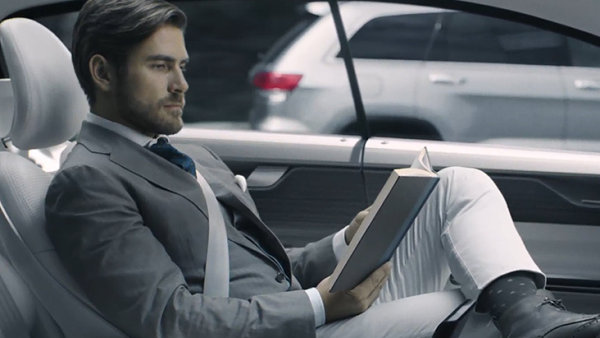 Allianz: Automatizovaná mobilita zníži nehodovosť. Vyzýva na celoeurópsky „vodičský preukaz“