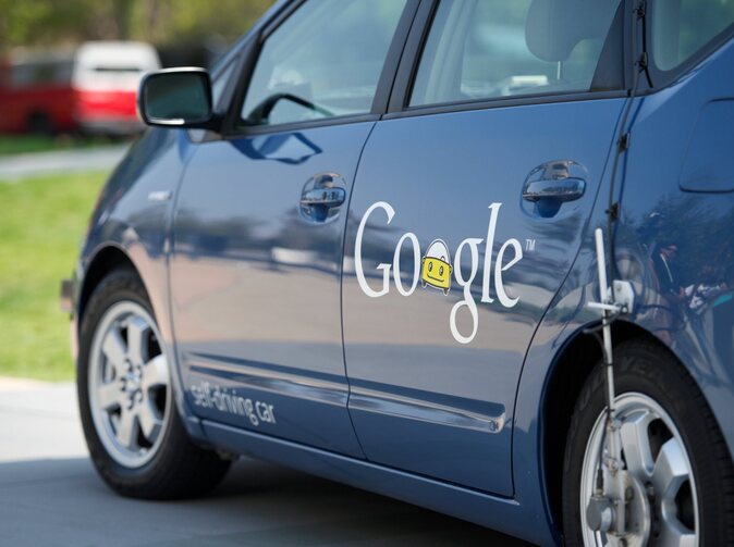 Google začne testovať autá bez vodiča vo Veľkej Británii