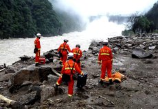 Po zosuve pôdy v Číne je 22 ľudí mŕtvych a 17 nezvestných