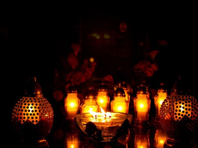 Chystáte sa na cintorín? Pozor na zlodejov