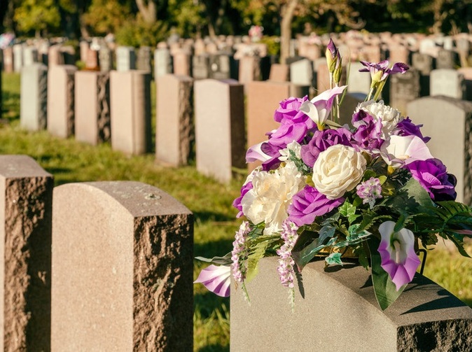 Poistiť si môžete aj náhrobný pomník