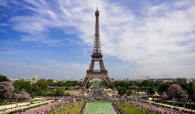 Le Penová a Macron miešajú karty. Aj v ekonomike