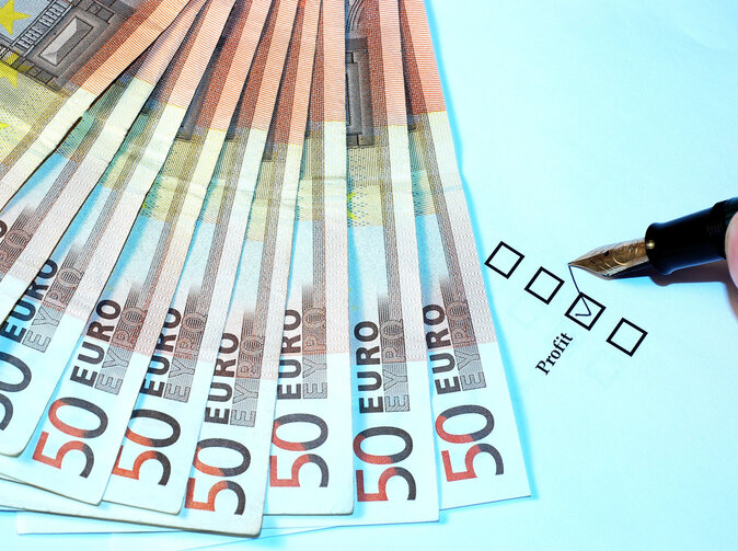 Slovenky zarábali vlani v priemere o 260 eur menej ako muži. Kríza ich zasiahla viac ako mužov
