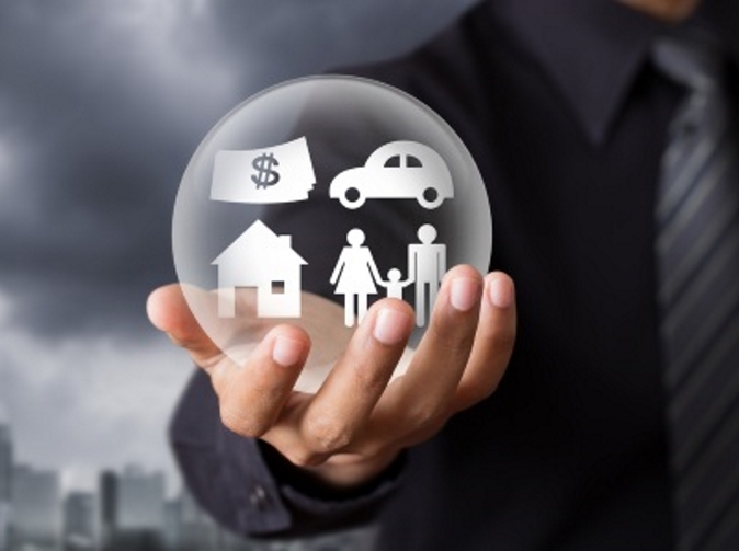 Vysokoškolák by si mal plánovať kúpu bytu aj penziu