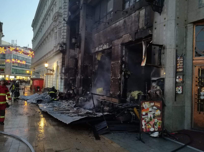 Na Vianočných trhoch v Bratislave vypukol požiar