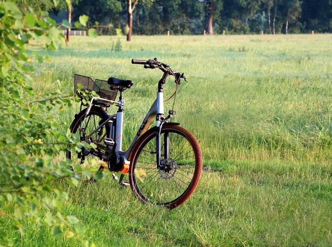 Elektrobicykle sú trendy. Dávno už neslúžia pre seniorské výlety