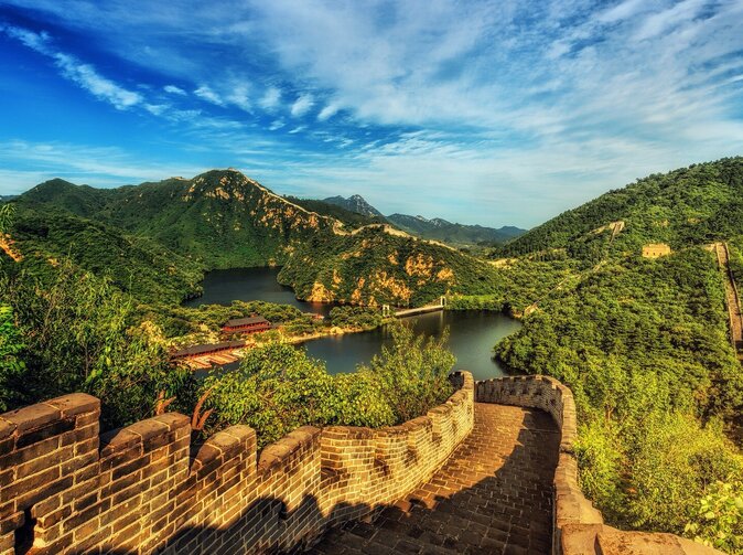 Indickým akciám sa darilo, no ďalší rast bude drahý. Čína zostáva otáznikom 