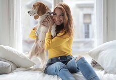 Colonnade Insurance pomáha klientom s domácimi zvieratami prekonať ochorenie COVID-19