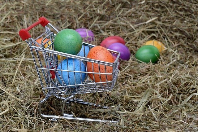 Veľká noc nás bude stáť tento rok menej. Ušetríme desiatky eur
