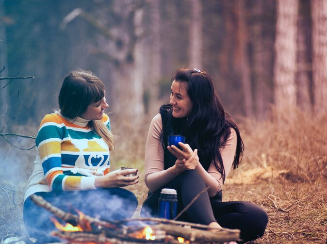 Letná grilovačka: Horiace uhlíky z pahreby a silný vietor dokážu narobiť značné škody