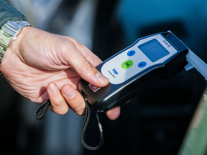 Počet liečených závislostí od alkoholu klesá