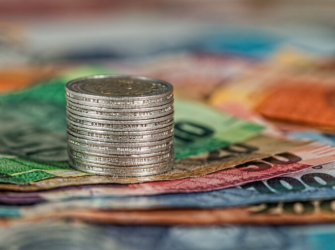 ECB plánuje skrotiť infláciu zvyšovaním úrokov.  Ako sa tento krok odrazí v našich peňaženkách?  