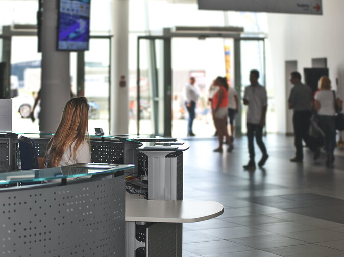 Čaká vás dovolenka? Tu je 7 rád, aby ste v cudzine finančne „neuviazli“