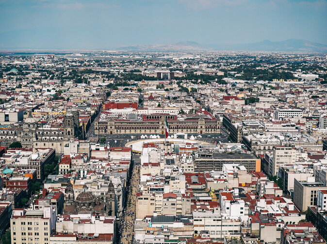 Mexiko: Výrazné sprísnenie menovej politiky by mohlo v budúcom roku uvrhnúť  ekonomiku do recesie