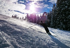 Chystáte sa tento rok na lyže alebo snowboard do zahraničia? Pozor na povinnosti na zjazdovkách!