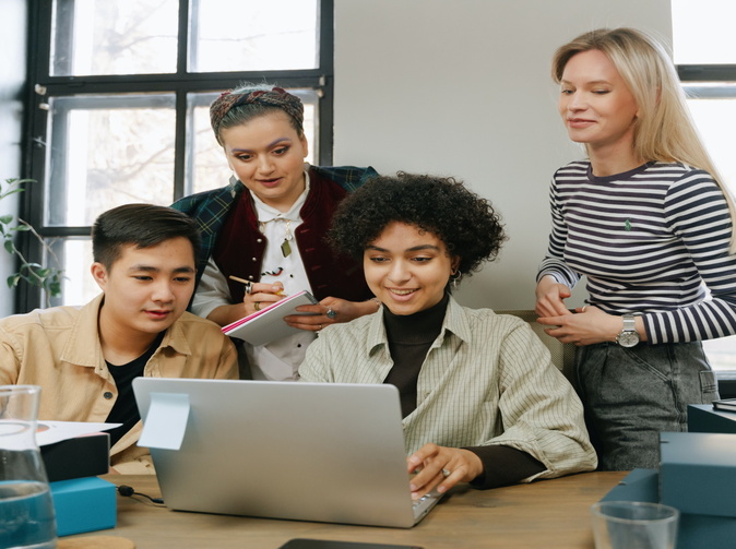 Rýchlo schváliť, vybaviť online a splácať flexibilne. Takto si firmy predstavujú pôžičku      