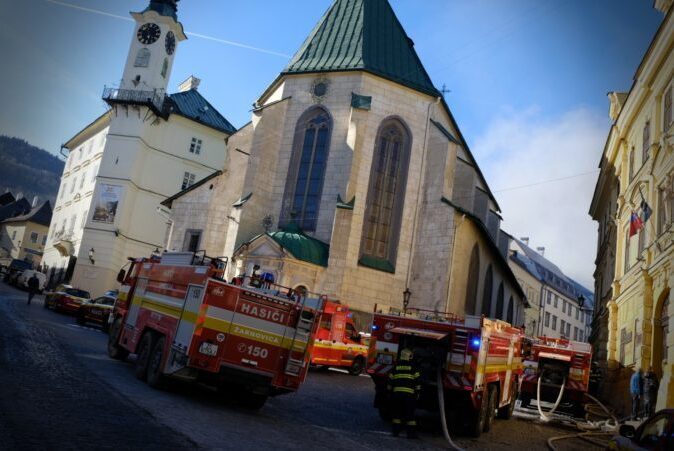 Allianz rieši škody po požiari v Banskej Štiavnici