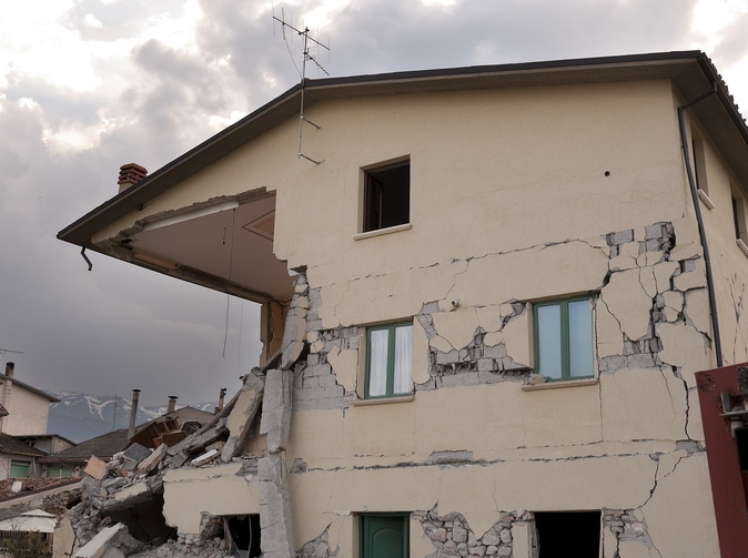 Allianz eviduje stovky škôd po zemetrasení, rieši ich prednostne 