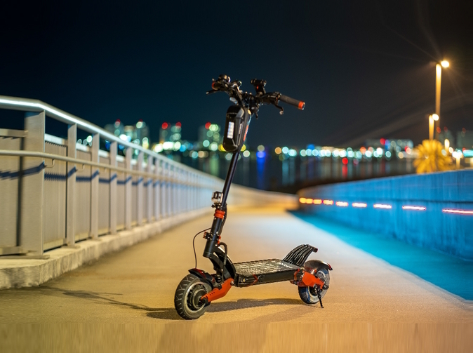 Rakúsko: Vlani bolo ukradnutých viac ako 3 000 elektrických kolobežiek