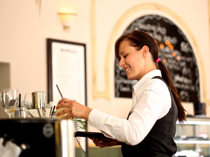 Takmer dve tretiny mladých Slovákov brigádujú, chcú tým získať finančnú nezávislosť na rodičoch